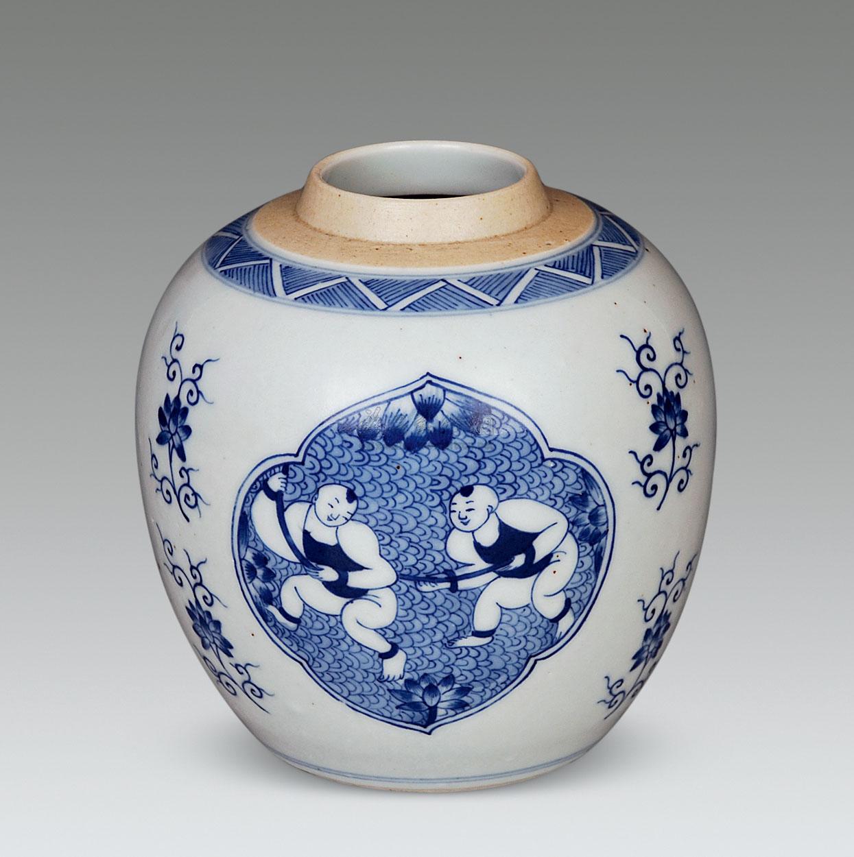 0352清康熙青花开窗婴戏纹罐