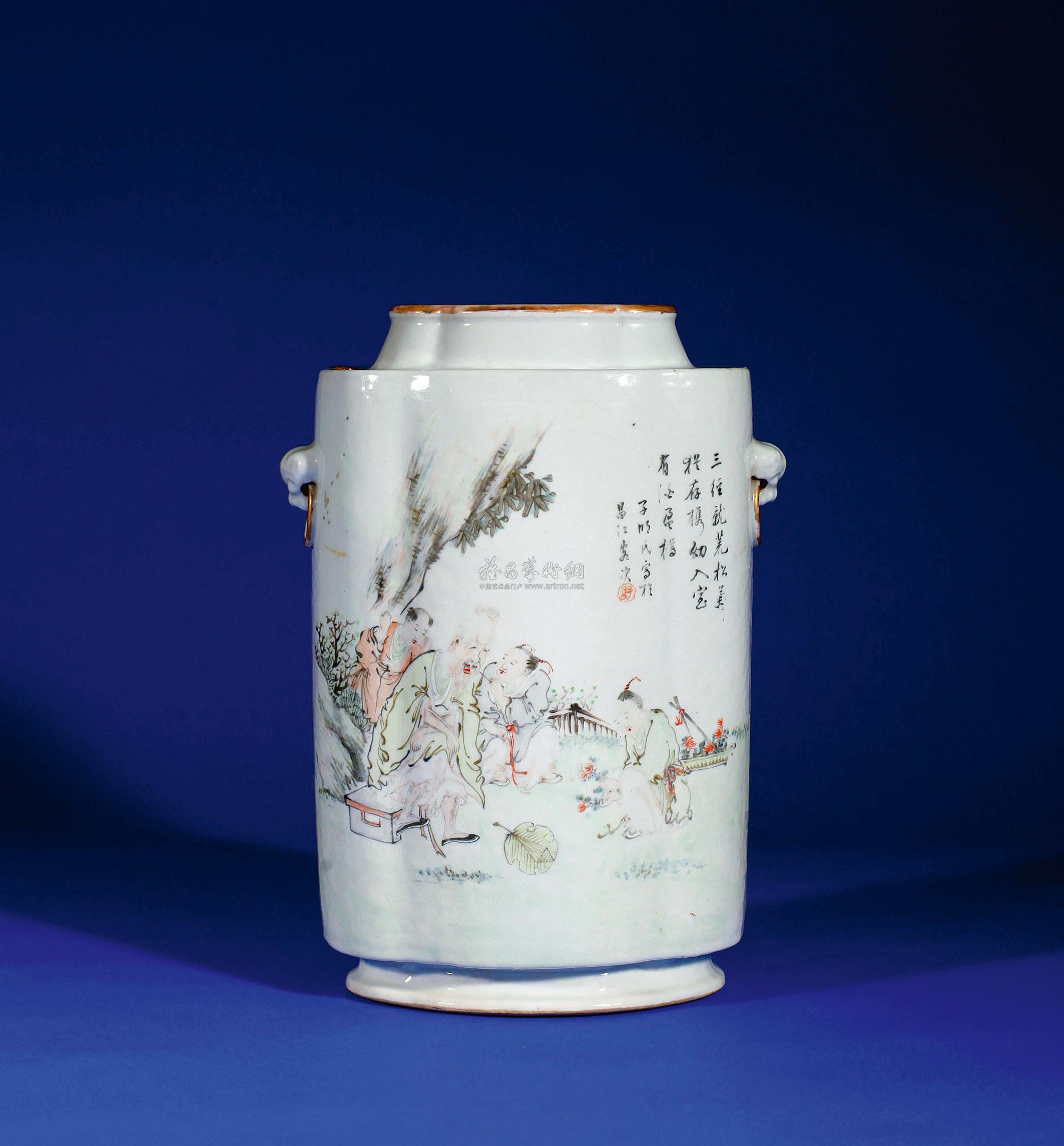 9015清光绪俞子明浅绛彩花鸟人物纹海棠形瓶
