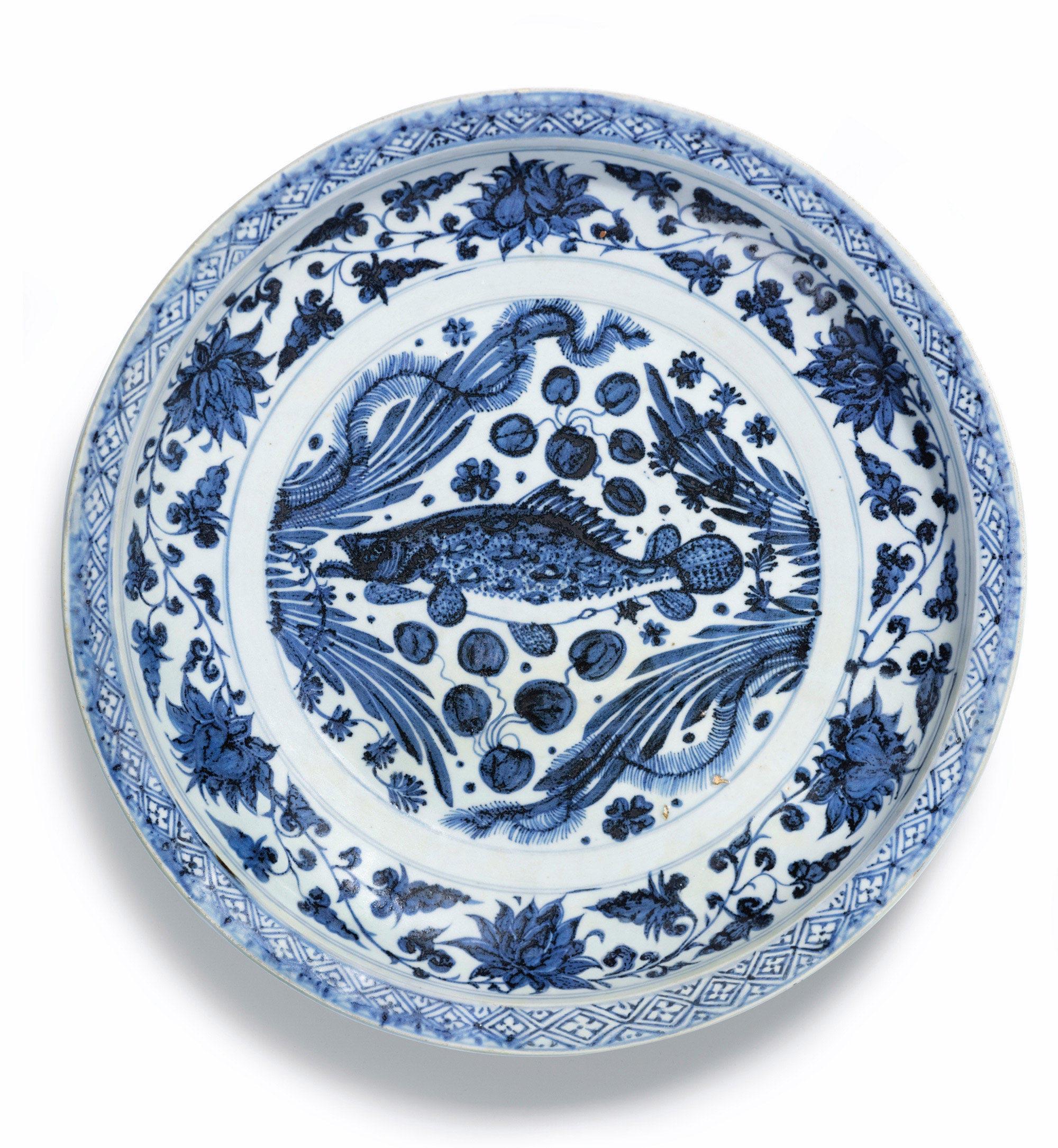 【元14世纪 青花缠枝连鱼藻纹折沿大盘】拍卖品_图片_价格_鉴赏_元代