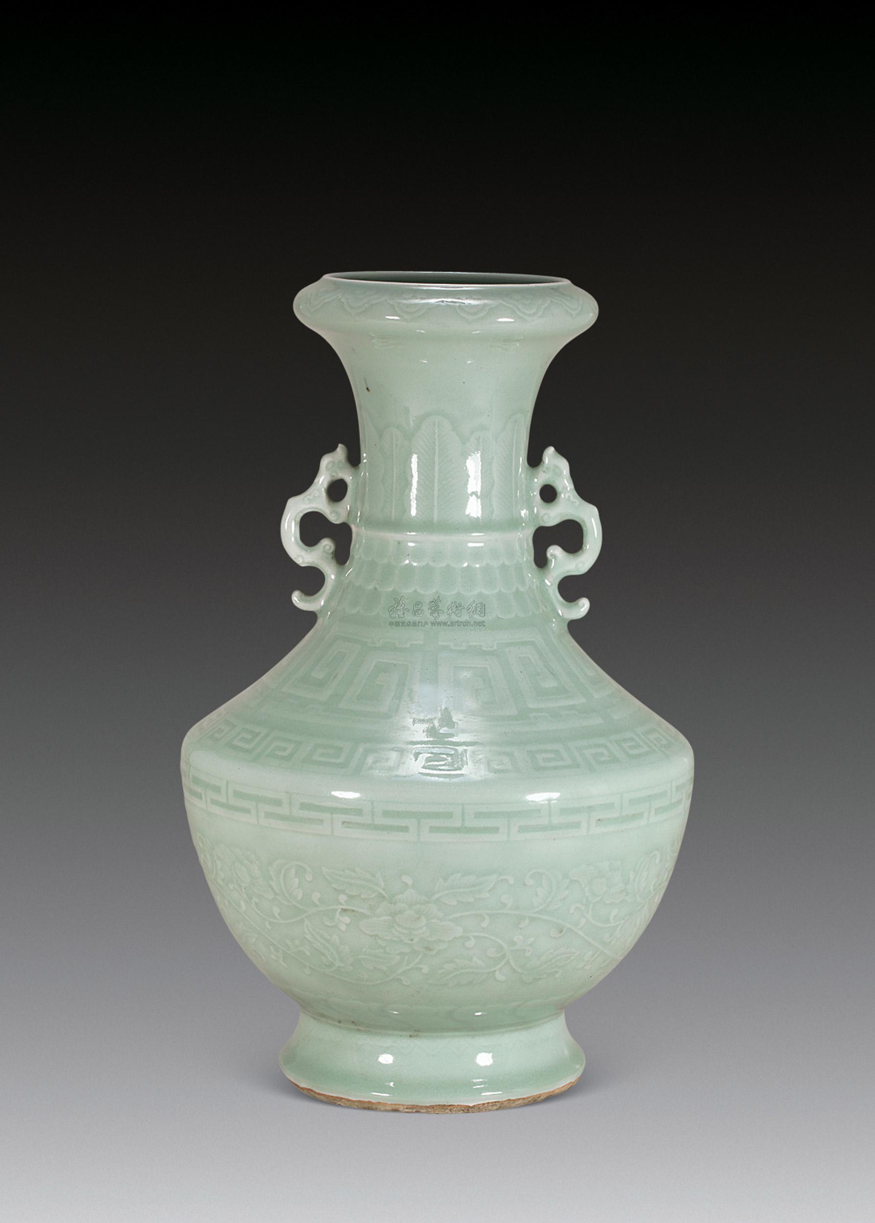 0623清乾隆豆青釉花卉双耳瓶