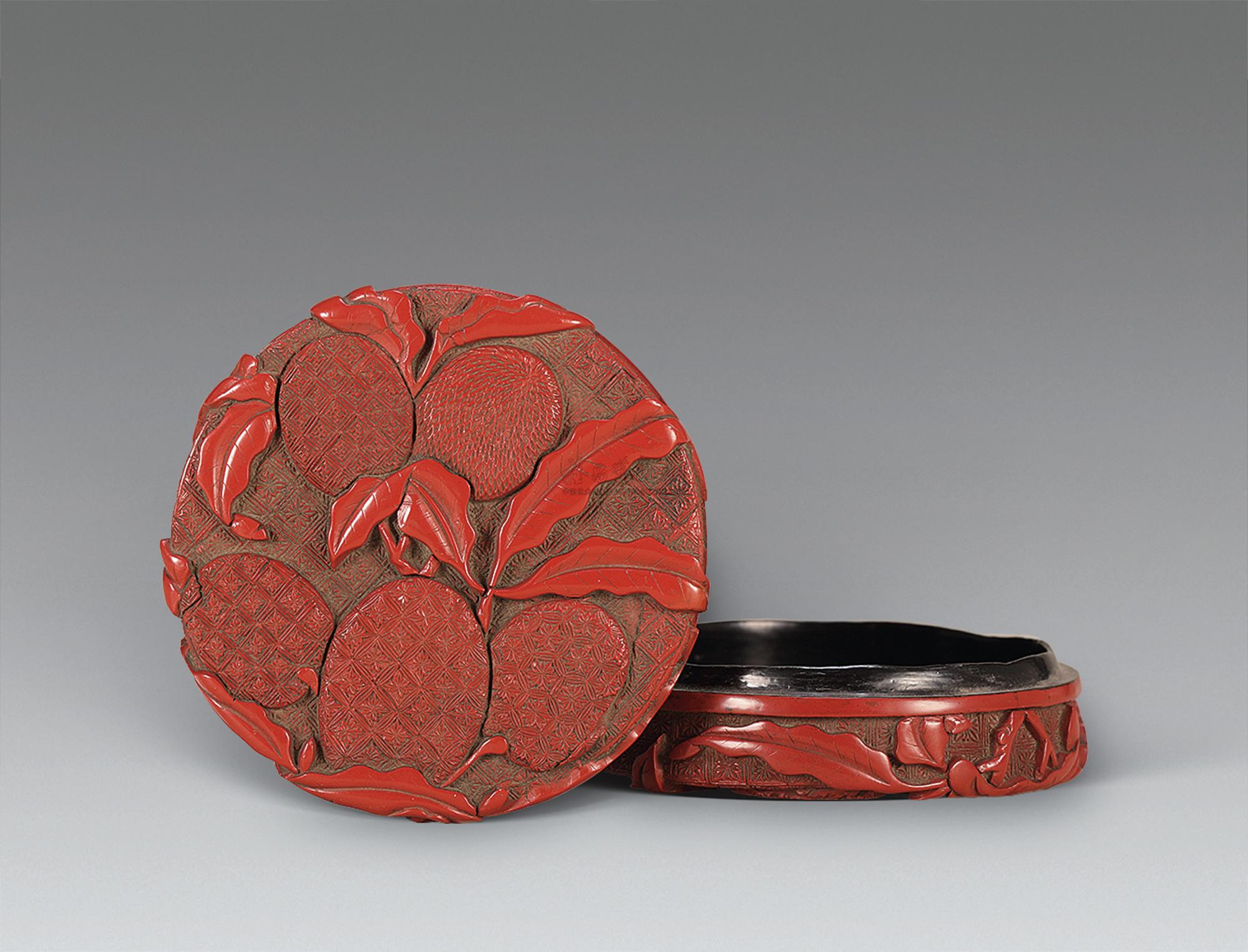 3127清雕漆荔枝纹印盒