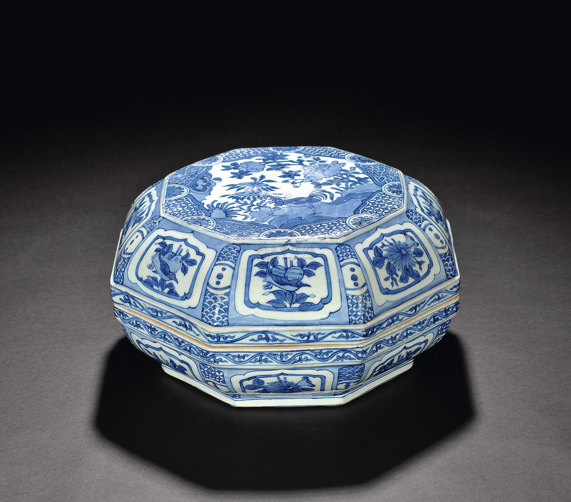 【明万历 青花开光花鸟纹捧盒】拍卖品_图片_价格_鉴赏_明代青花瓷器