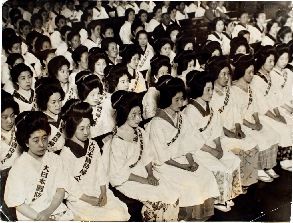 98451935年日本国防妇人慰安妇大会新闻照片一件