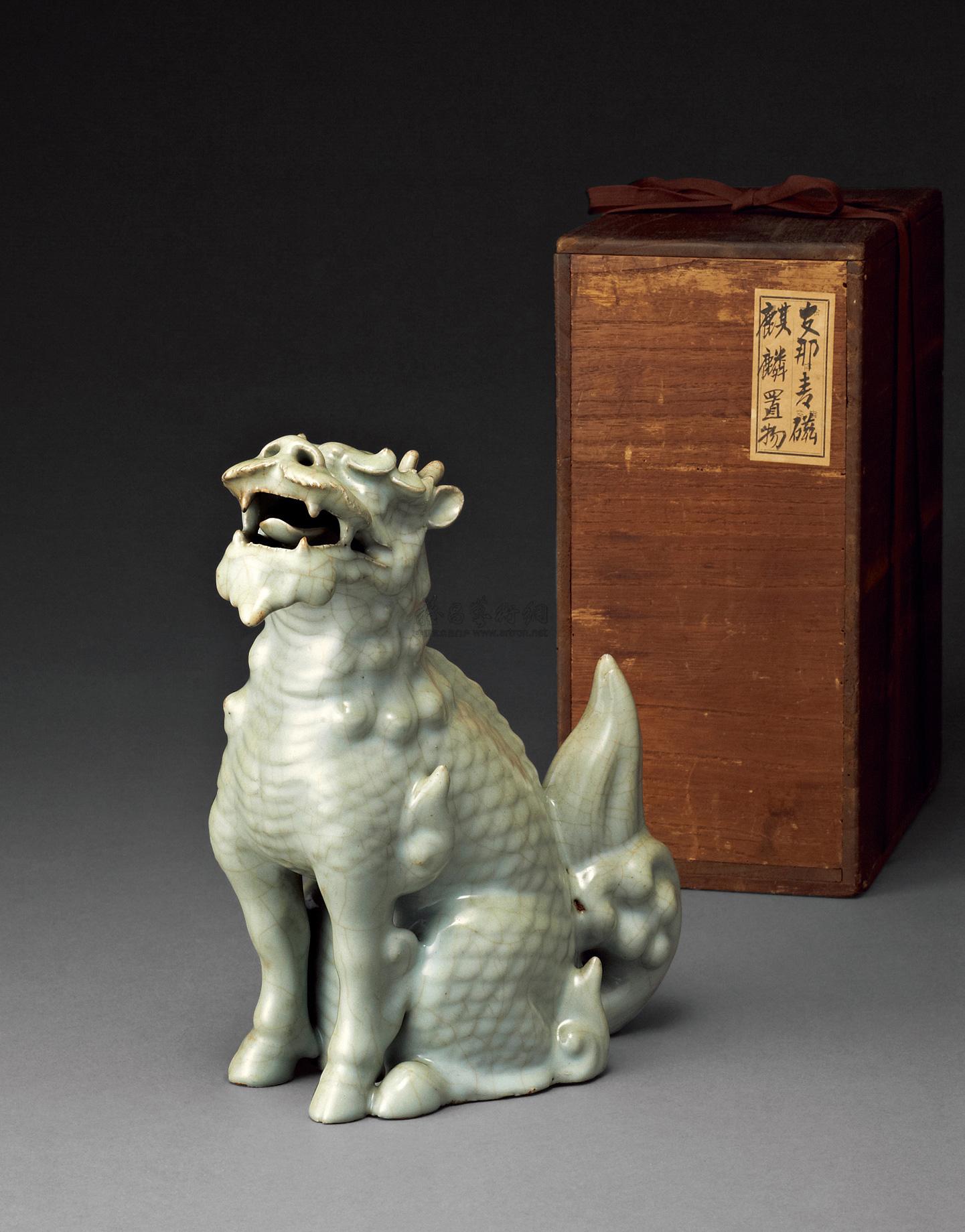 【明 青瓷麒麟摆件】拍卖品_图片_价格_鉴赏_明代单色釉瓷器_雅昌艺术