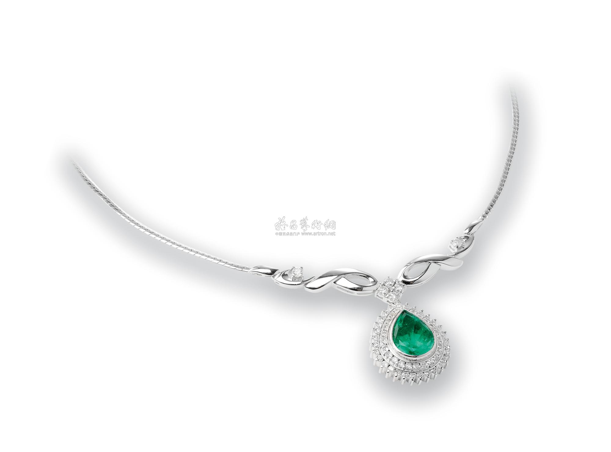 0650pt850铂金镶钻石绿宝石项链