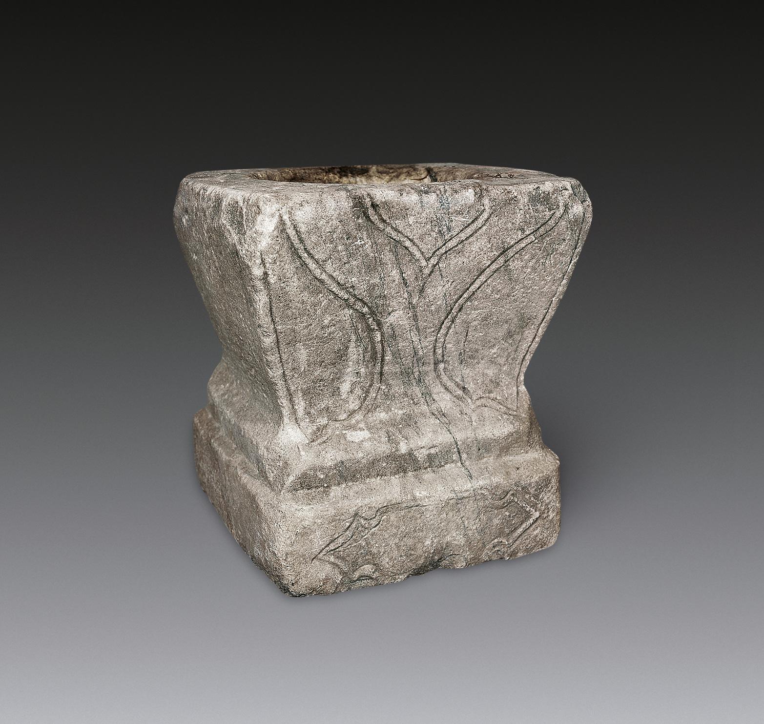 0547 明 汉白玉侈口长方形石盆