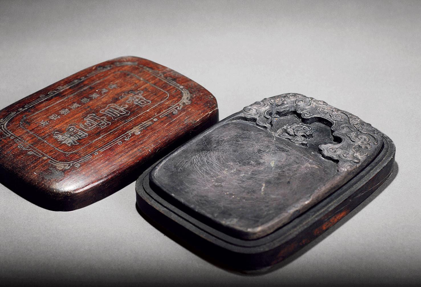 0370清代端溪云蝠金蟾砚