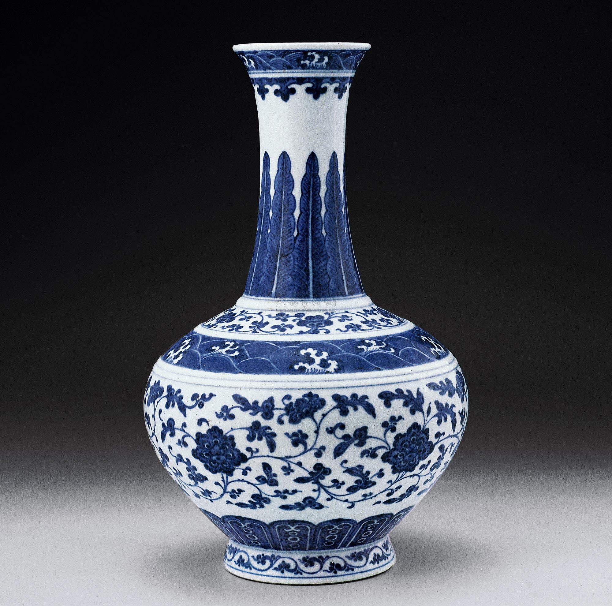 【清乾隆 青花缠枝花卉赏瓶】拍卖品_图片_价格_鉴赏_清代青花瓷器