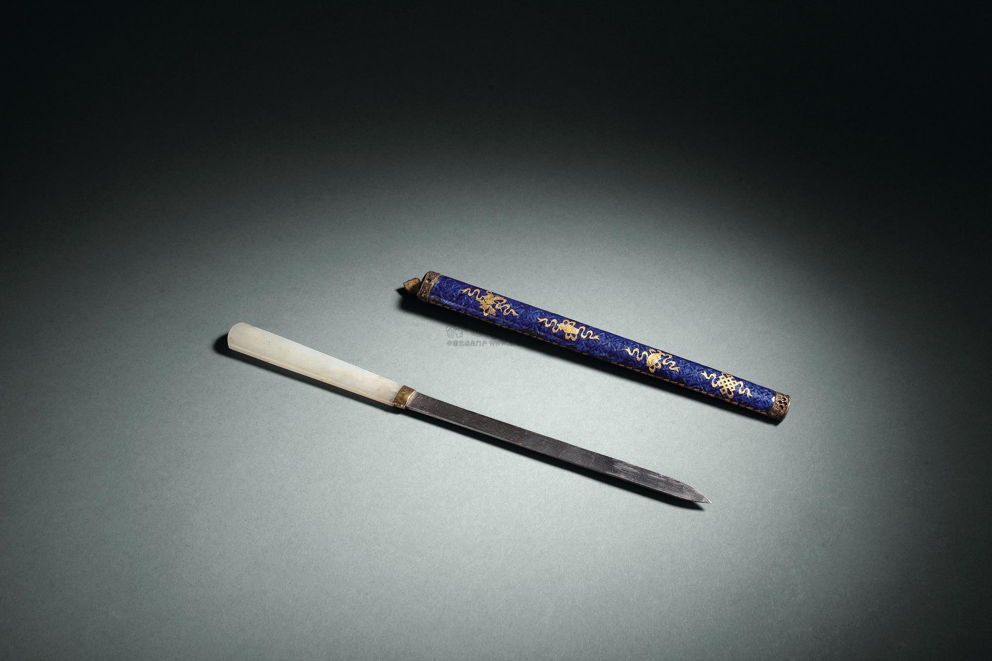 6228 清乾隆 珐琅嵌金玉柄裁纸刀