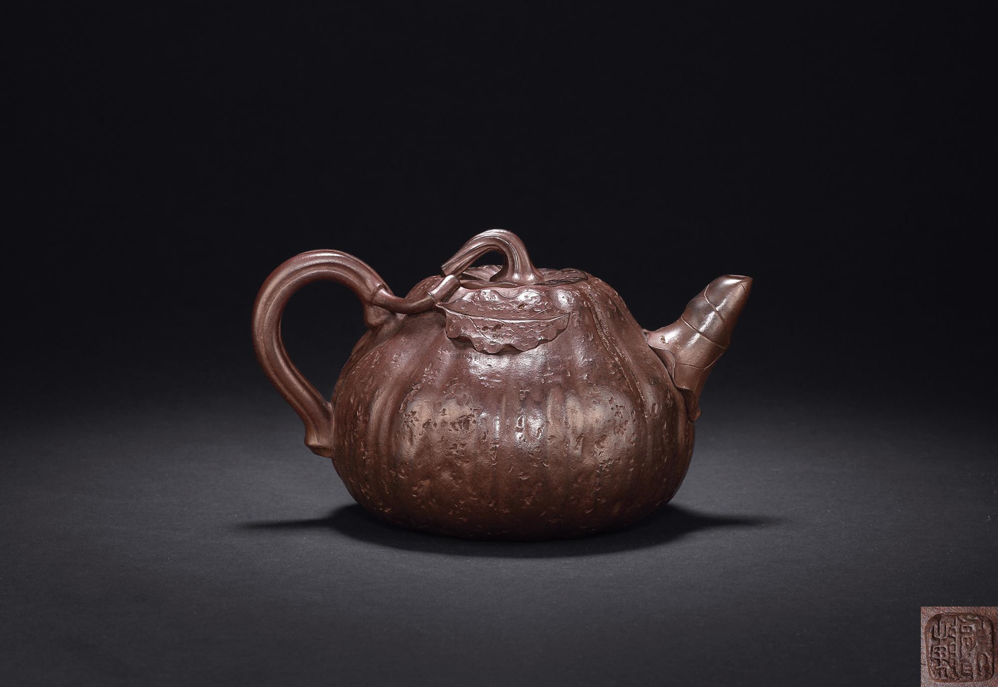 7494清康熙陈鸣远制仿南瓜形紫砂壶