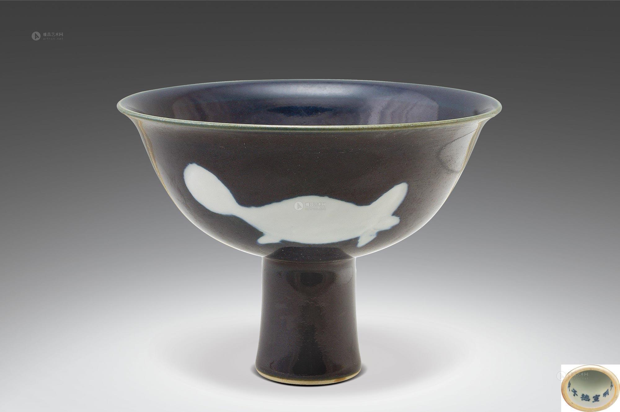 0057明霁蓝釉鱼纹高足杯