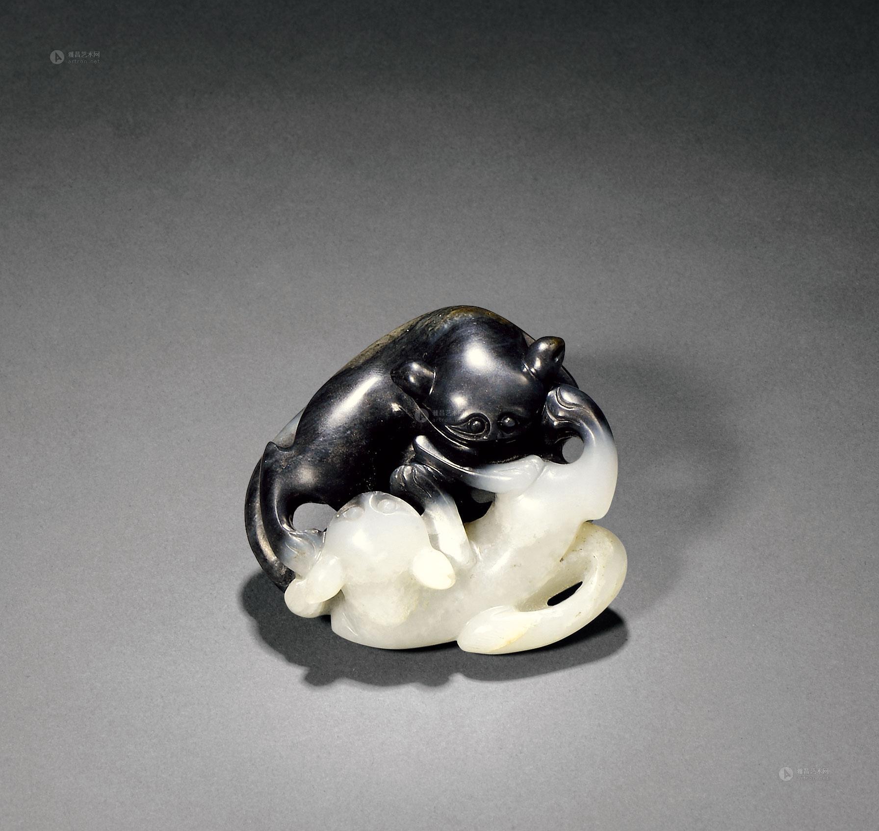 2022 清 黑白玉双獾