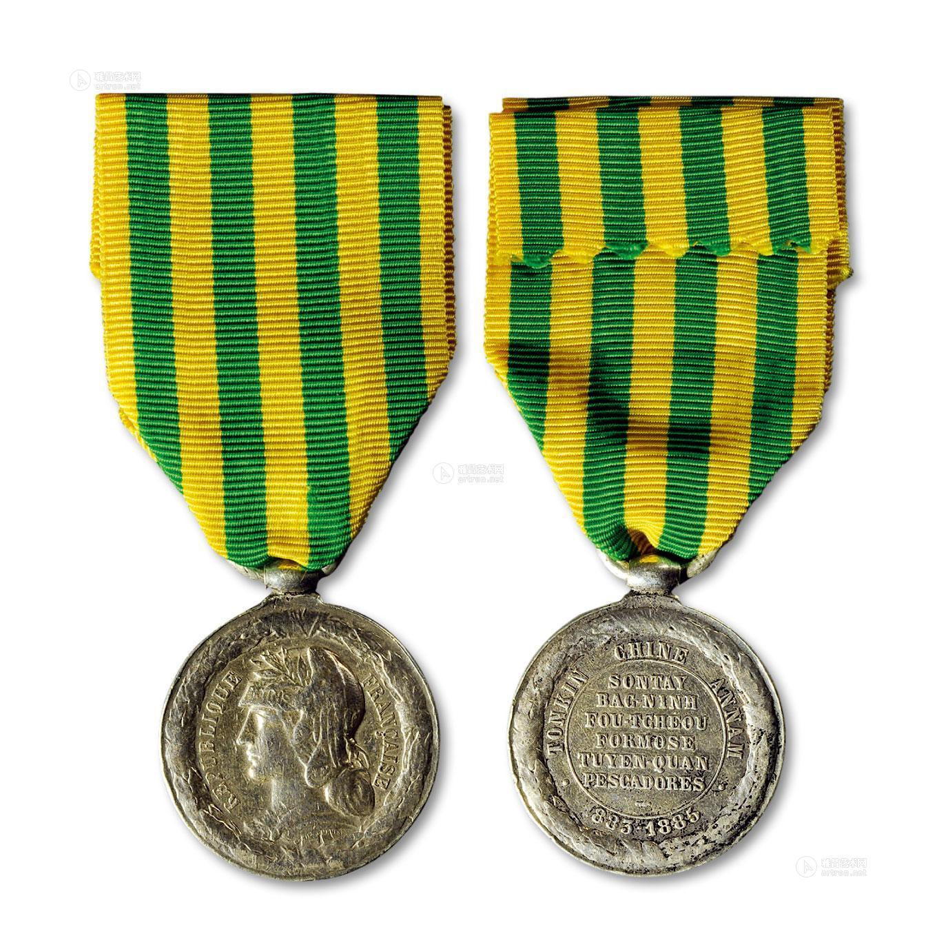 *2242 1885年中法战争法国银质勋章一枚