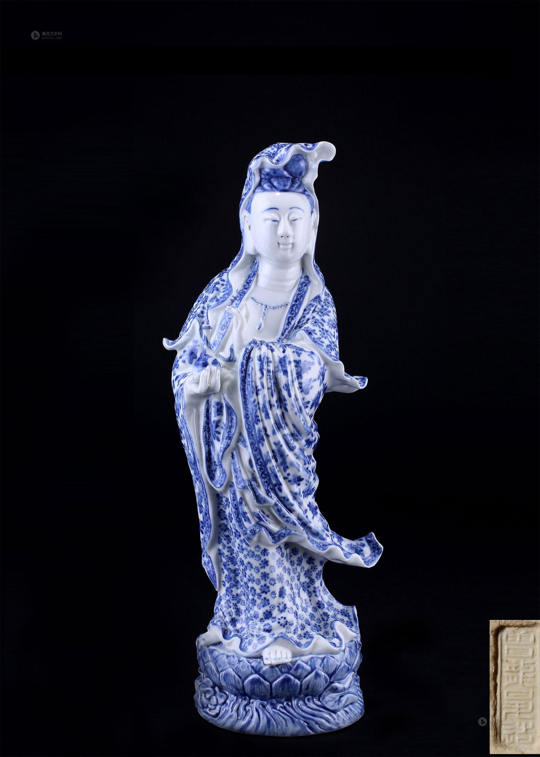 【清 曾龙升款青花观音立像】拍卖品_图片_价格_鉴赏_清代青花瓷器