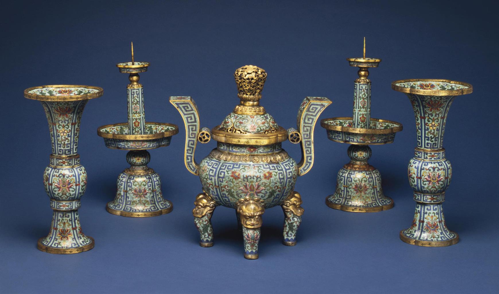 0906清乾隆掐丝珐琅缠枝莲纹五供