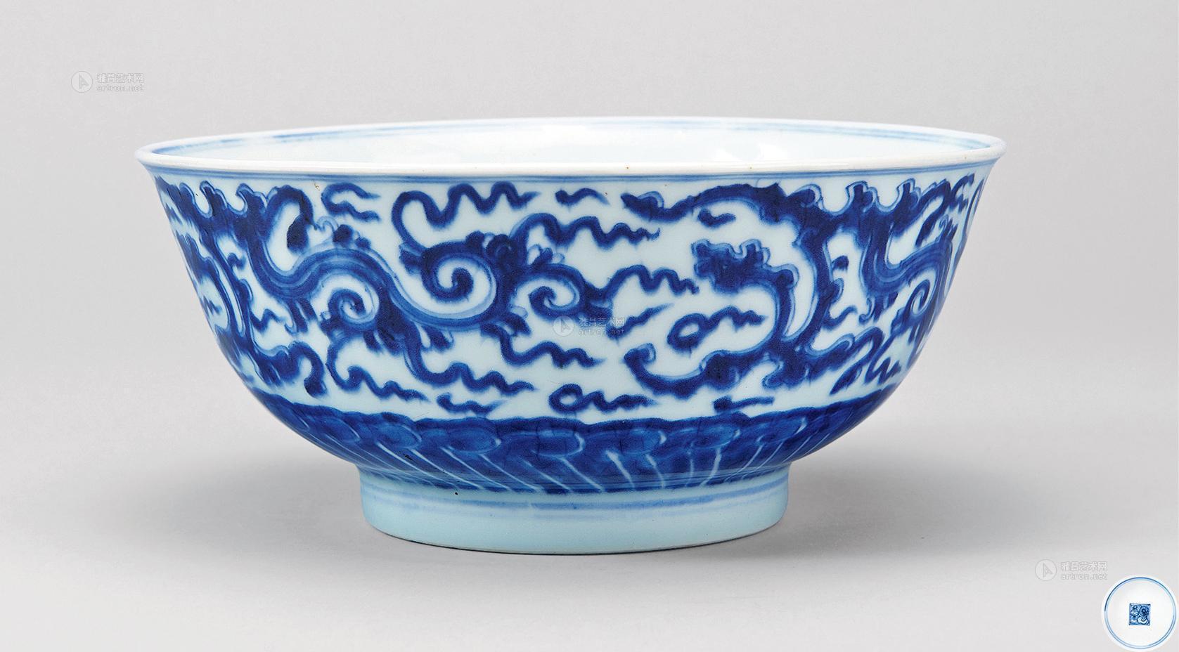 0040清中期青花拐子龙纹侈口碗