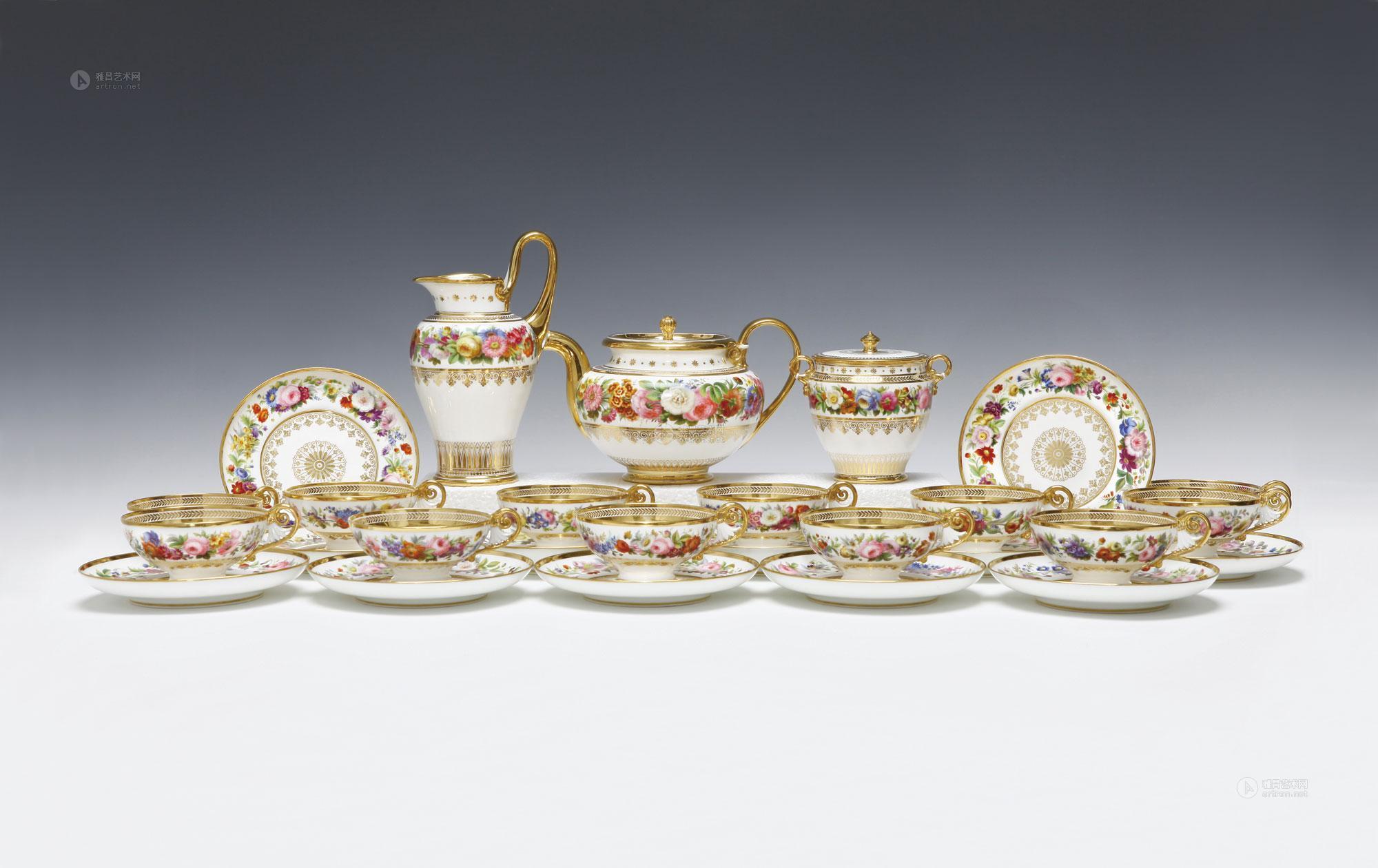 0789 塞弗尔 白瓷金彩彩绘繁花纹茶具 (十五件)