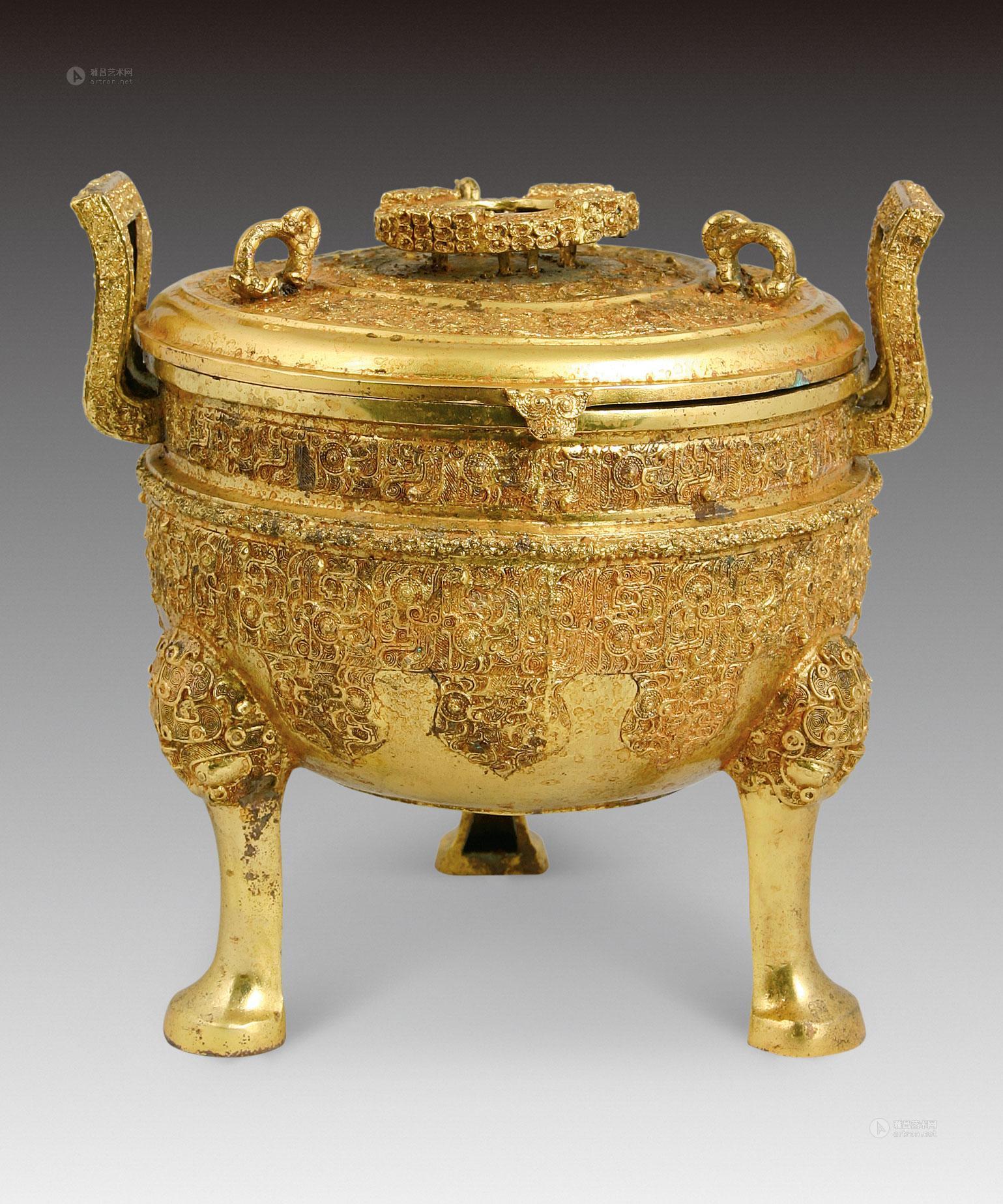 0271饕餮纹冲天耳青铜鎏金三足鼎