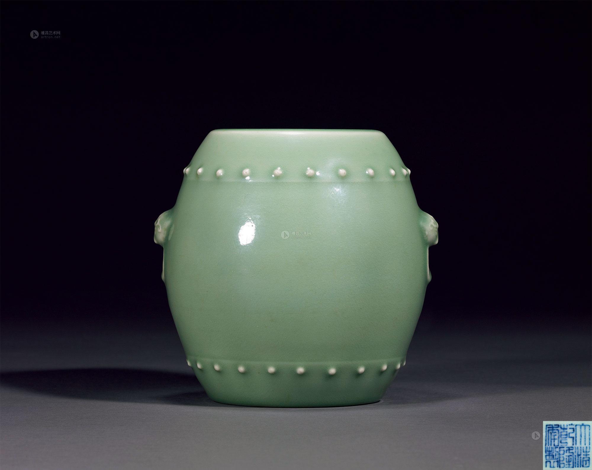 0621 清乾隆 翠青釉铺首鼓式罐