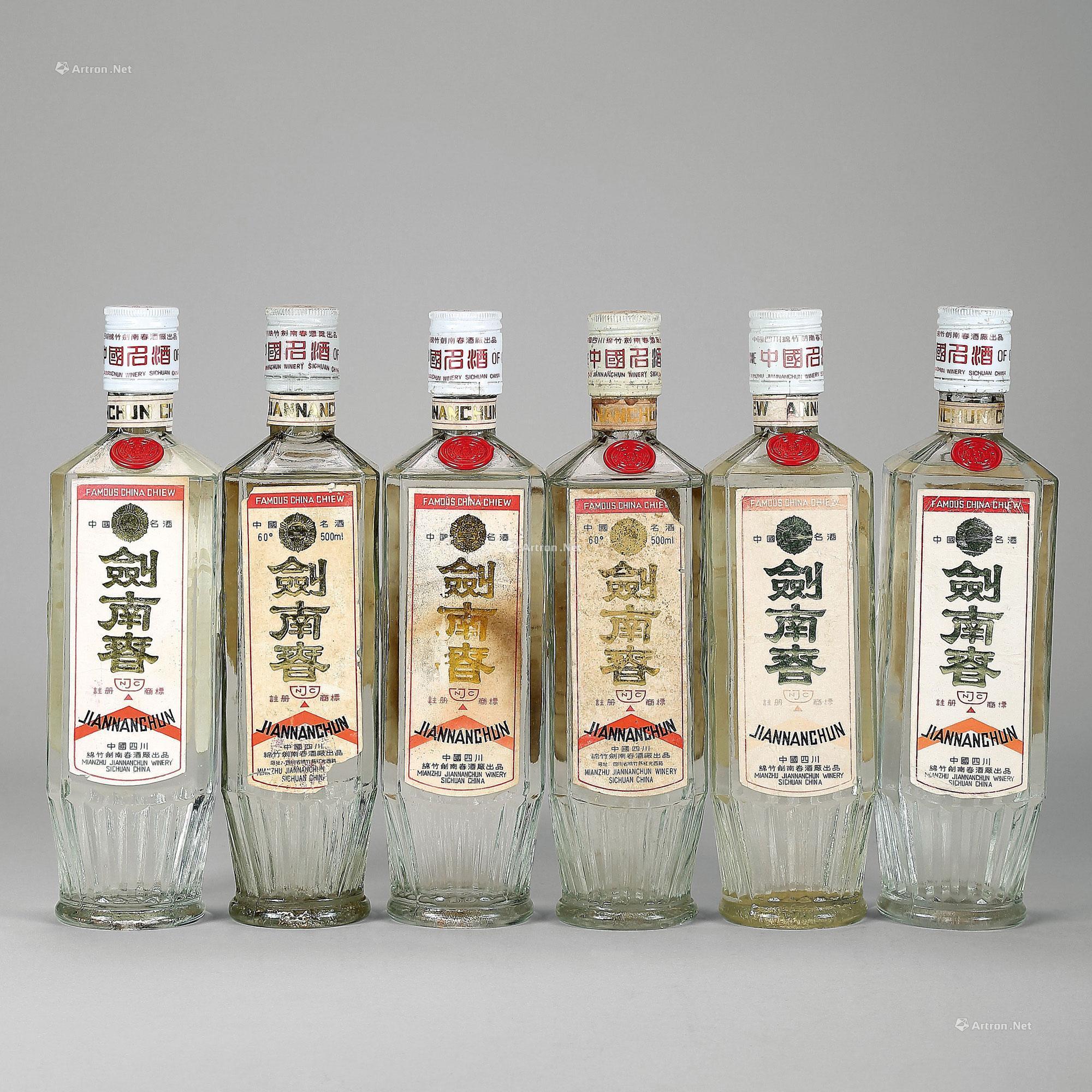 1021 八十年代产方瓶剑南春酒