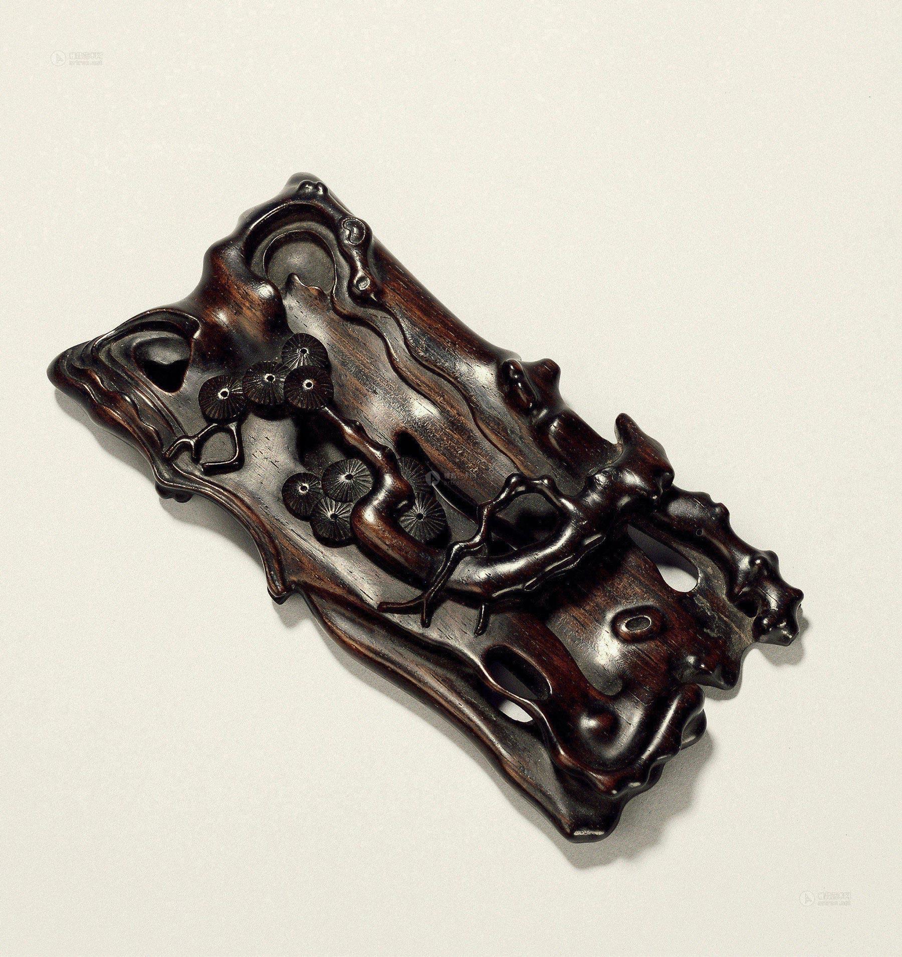 0697清紫檀松纹镇纸