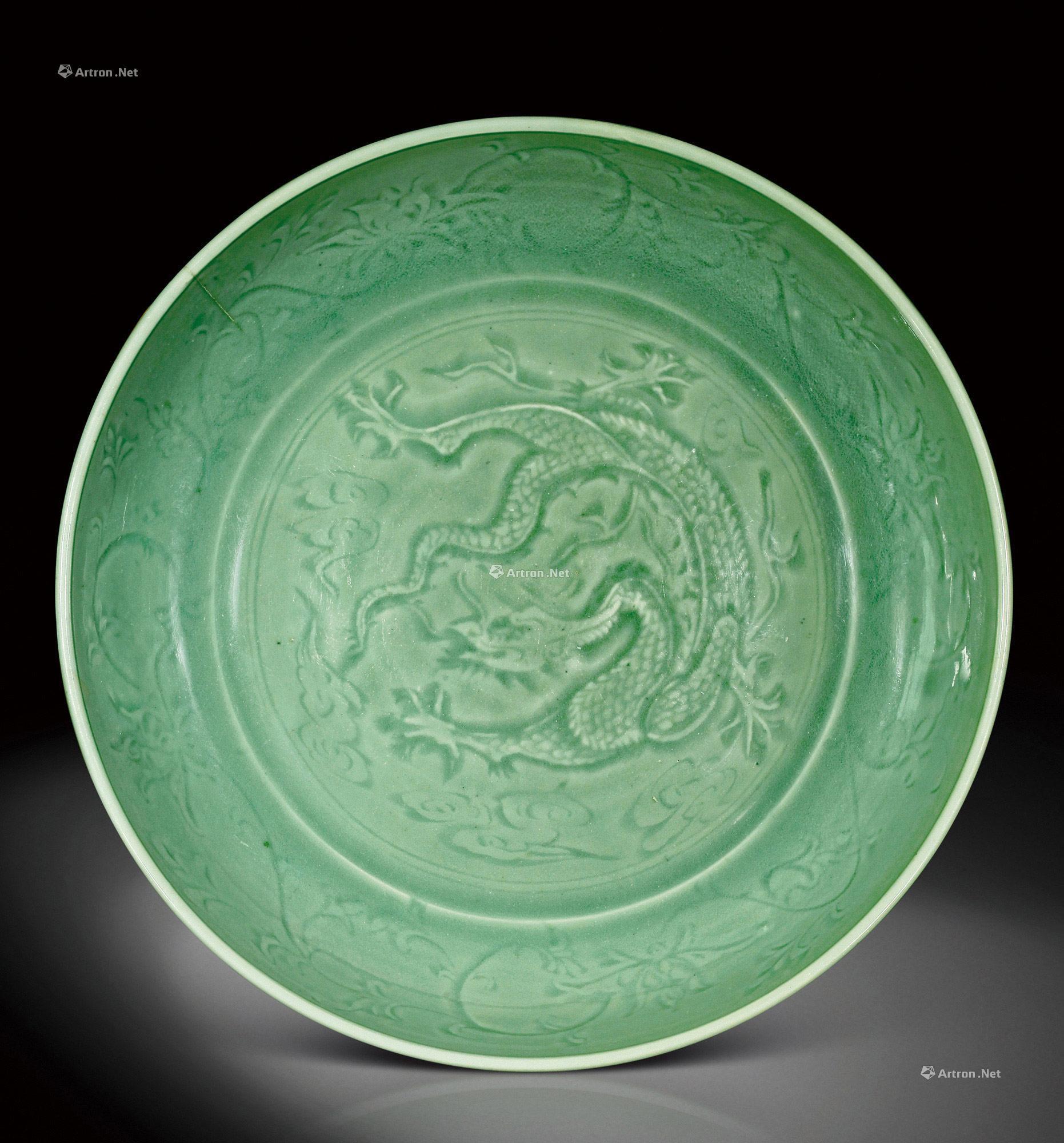 龙泉窑青釉暗刻花卉云龙纹大盘】拍卖品_图片_价格_鉴赏_明代单色釉