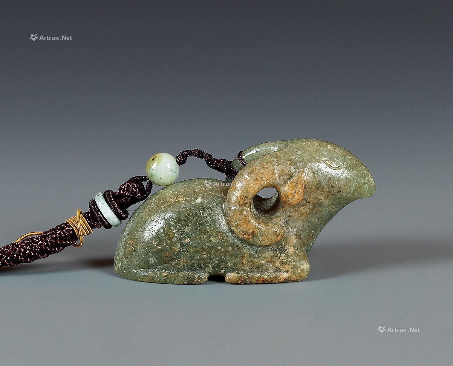 0146元代墨玉雕羊珮件