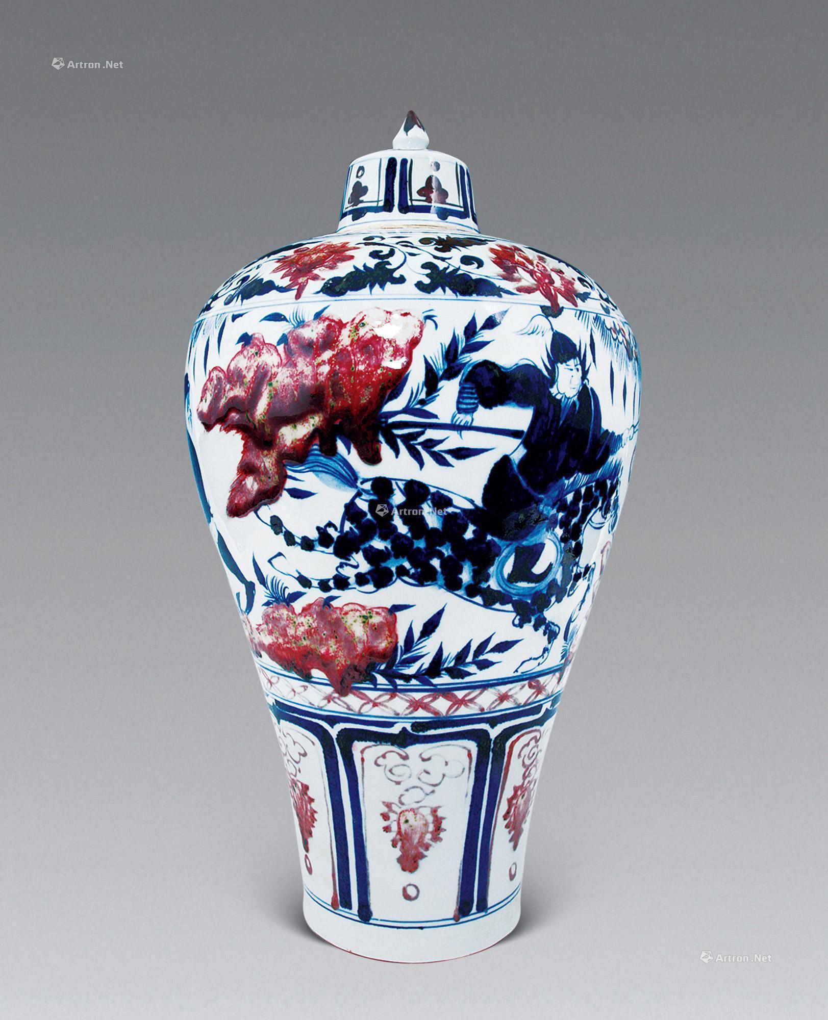 1150元代带单盖人物青花釉里红梅瓶