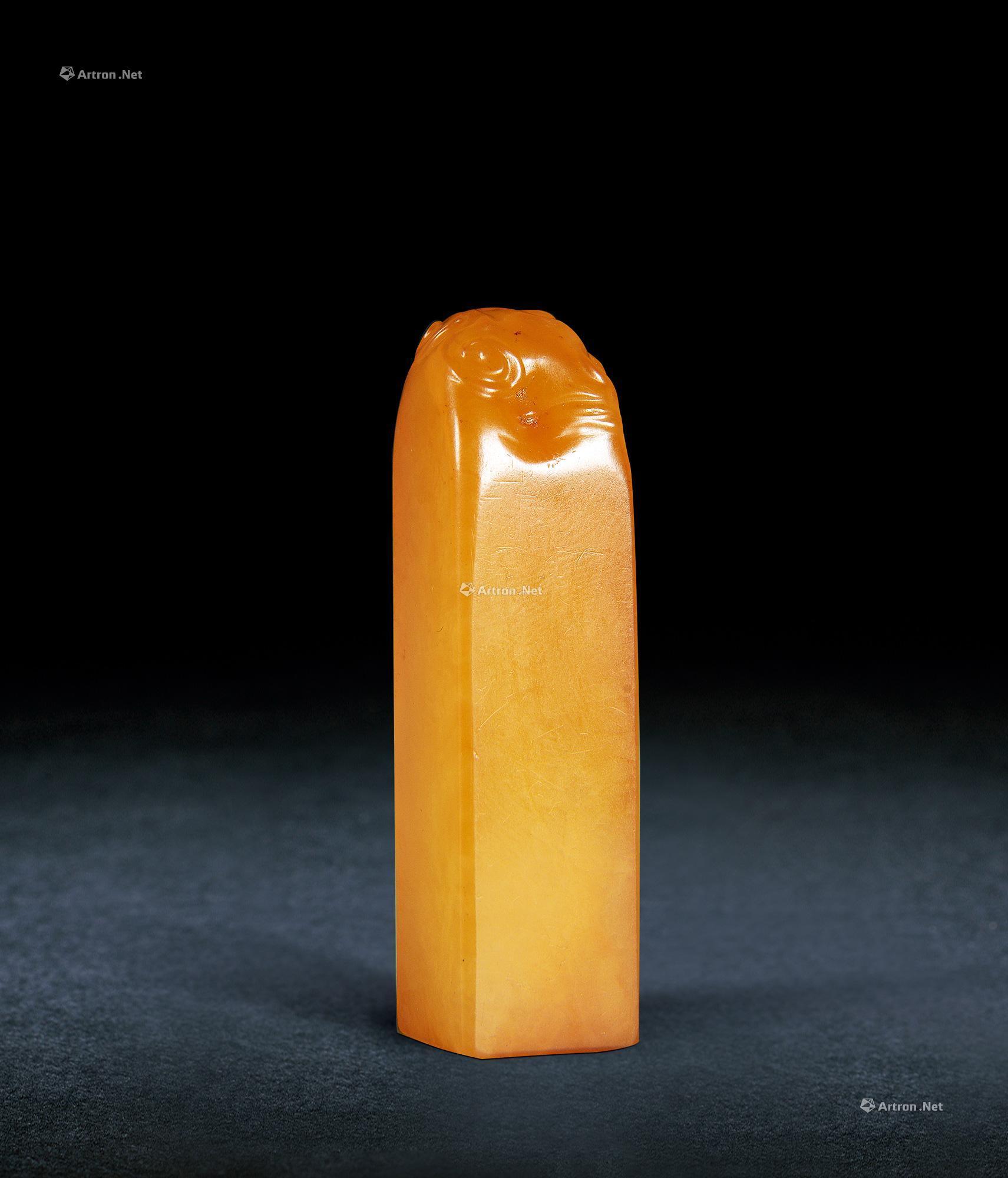 0583清末青田灯光冻石薄意云头方章