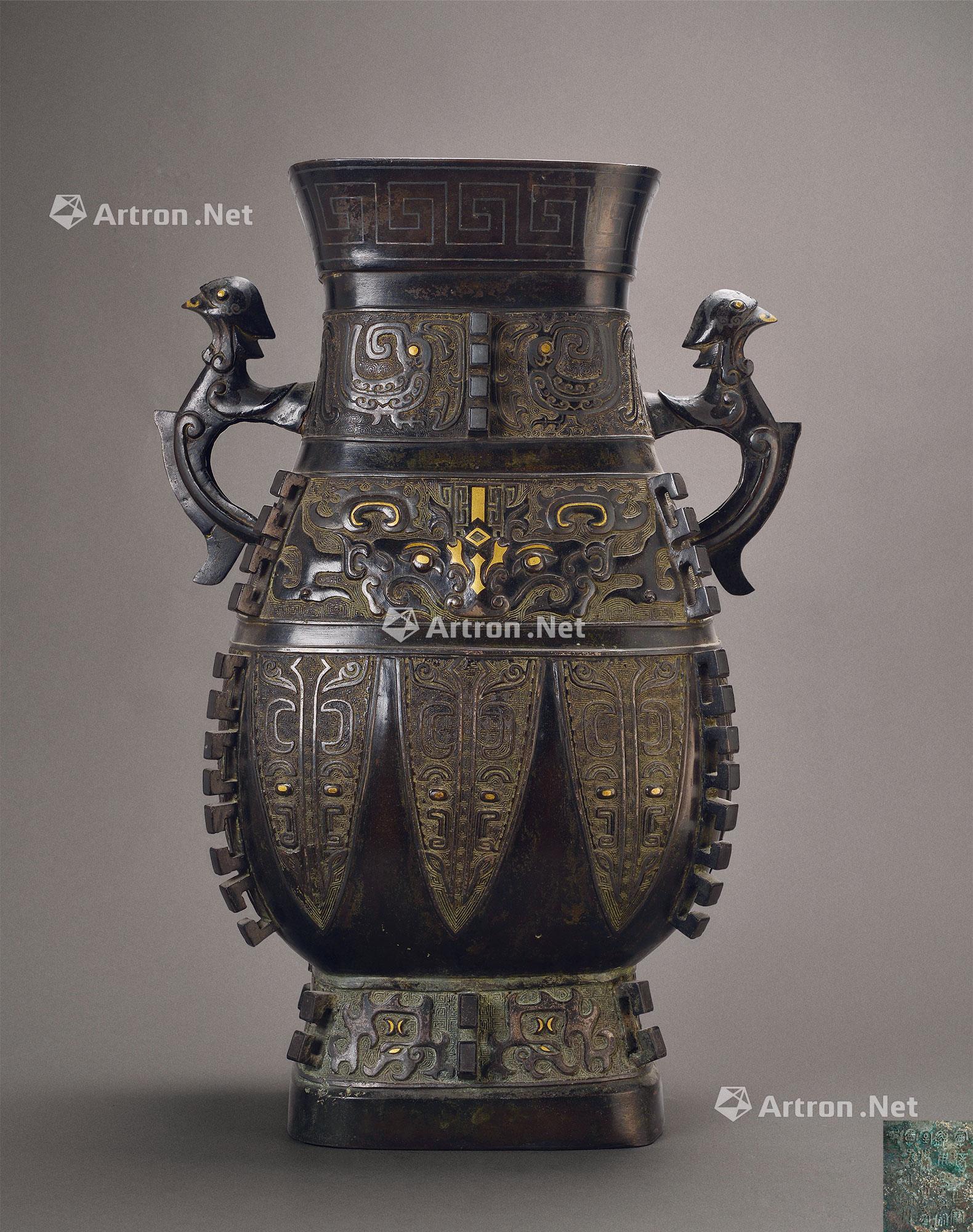 0678清初铜错金银兽面纹出戟鸠耳尊