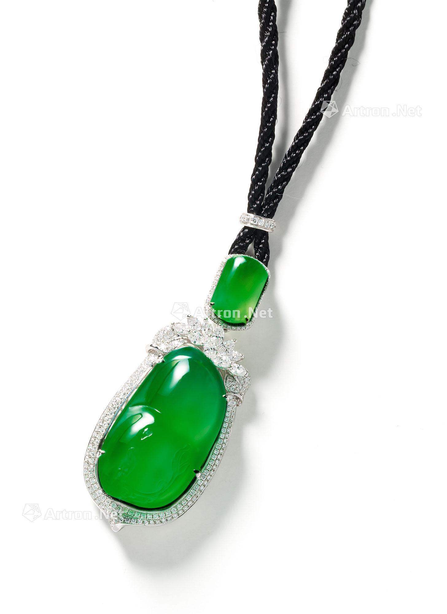 293718k金镶满绿翡翠福豆挂件