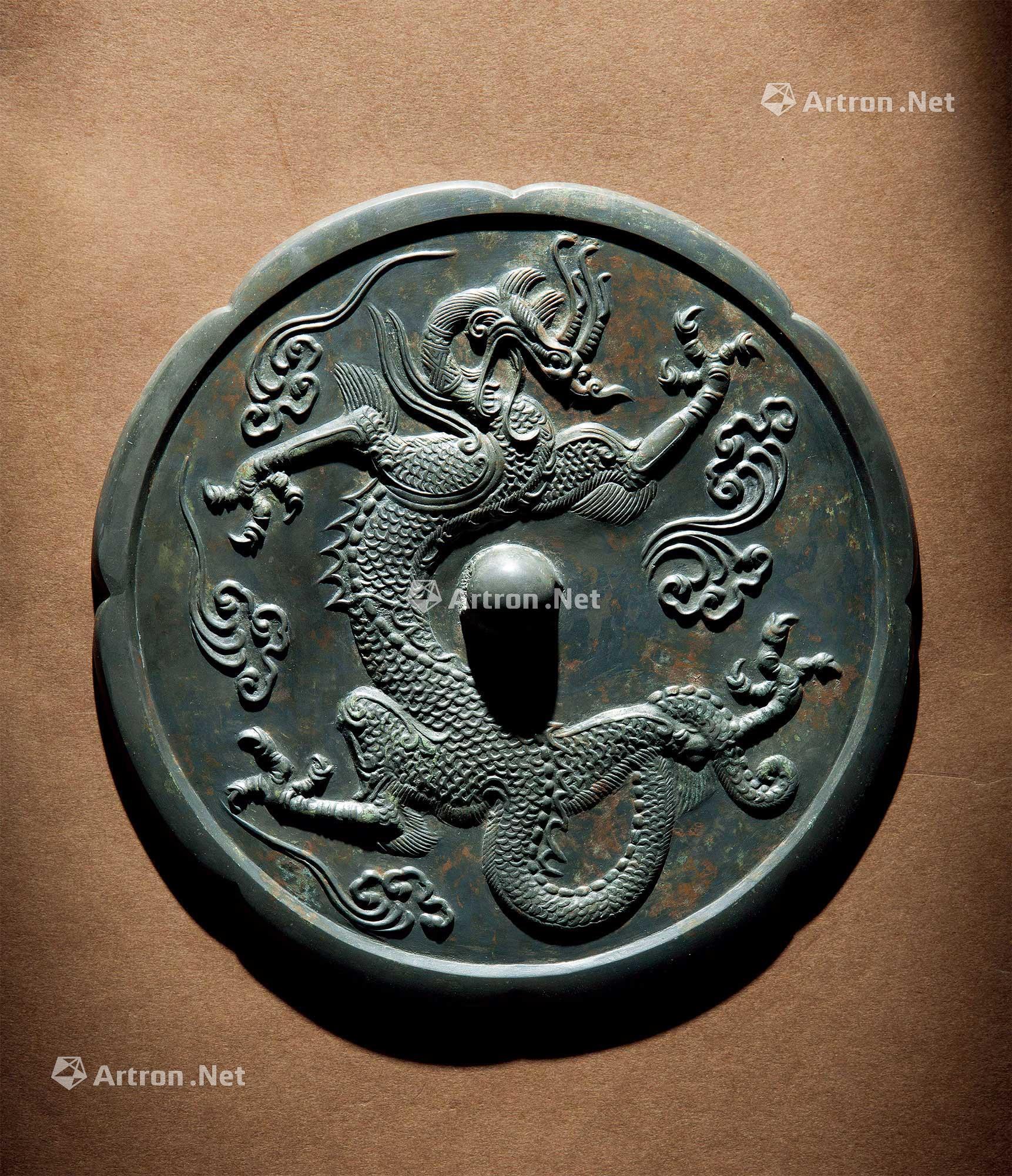 唐代铜镜龙纹图片