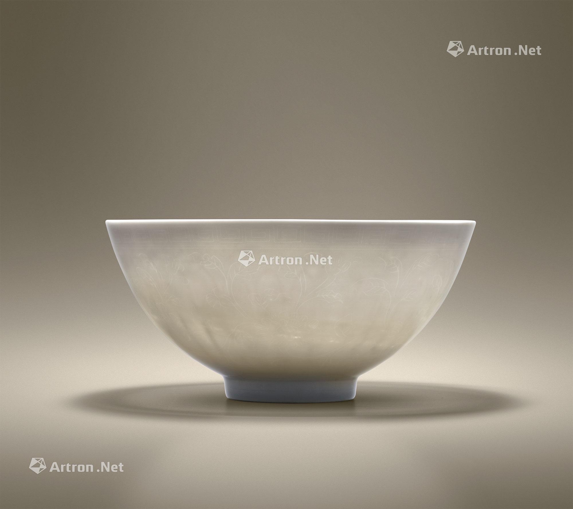 0105明永乐甜白釉暗刻花卉纹莲子碗