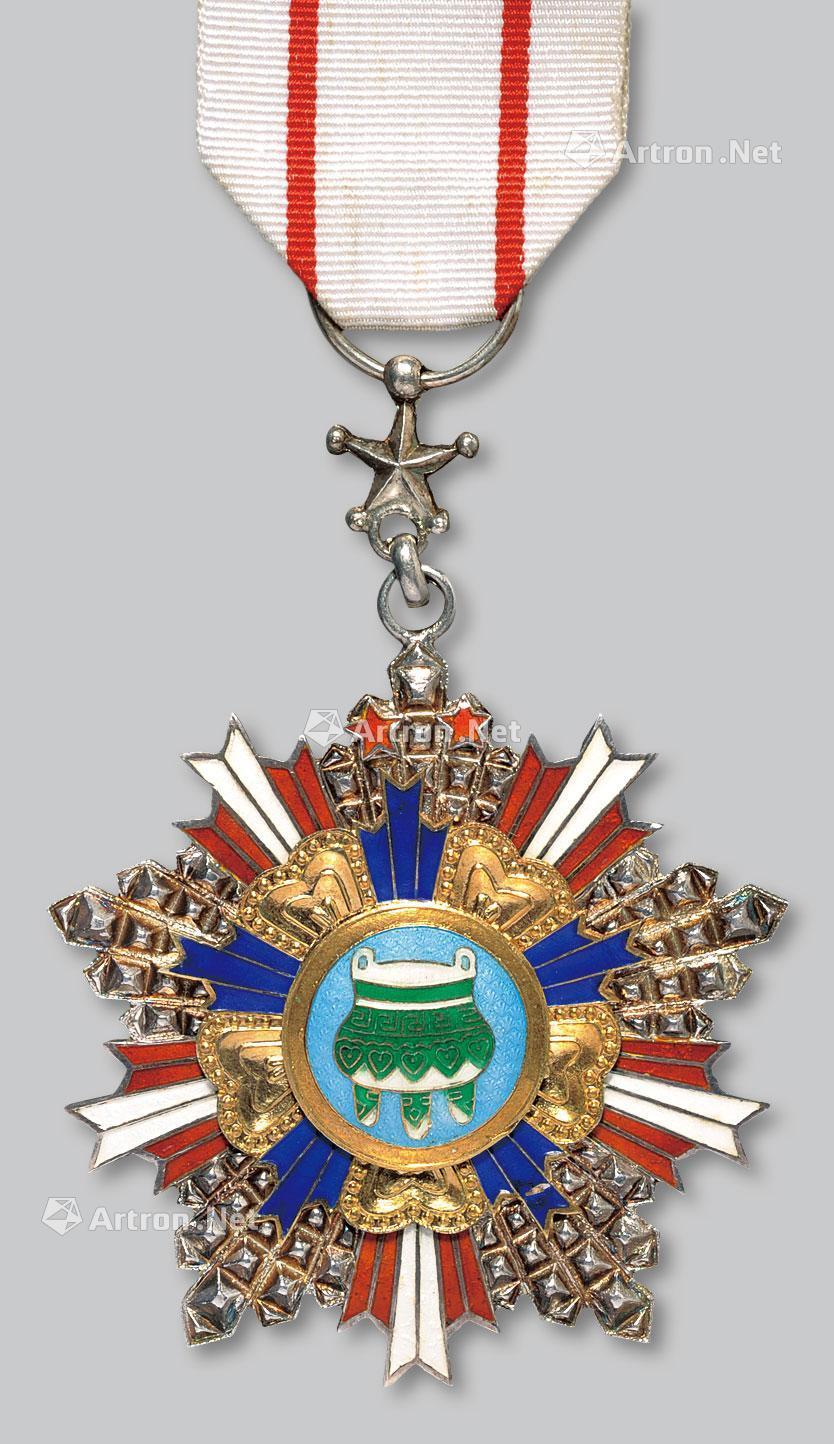 *1960 民国时期国民政府八等宝鼎勋章一枚