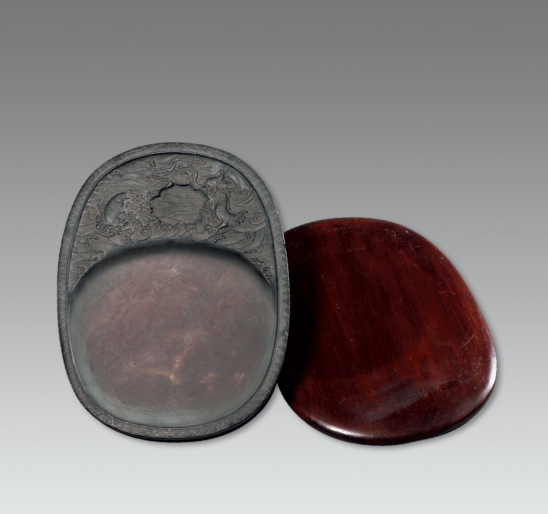 2956 清 端石鱼化龙纹大砚