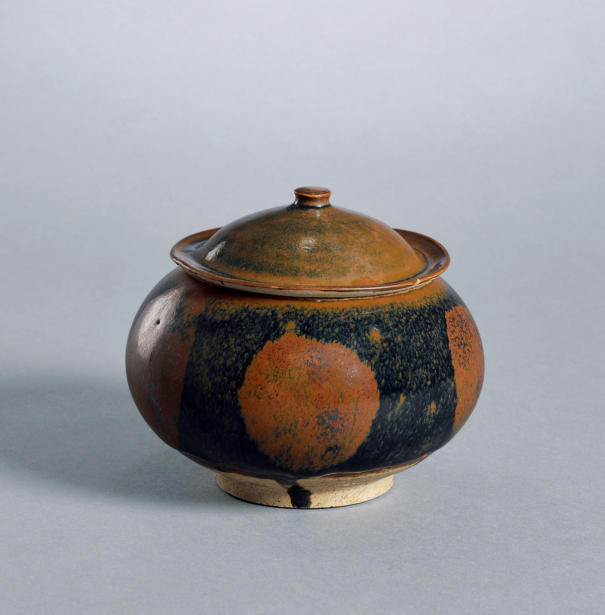 5042 金 磁州窑铁锈花小罐