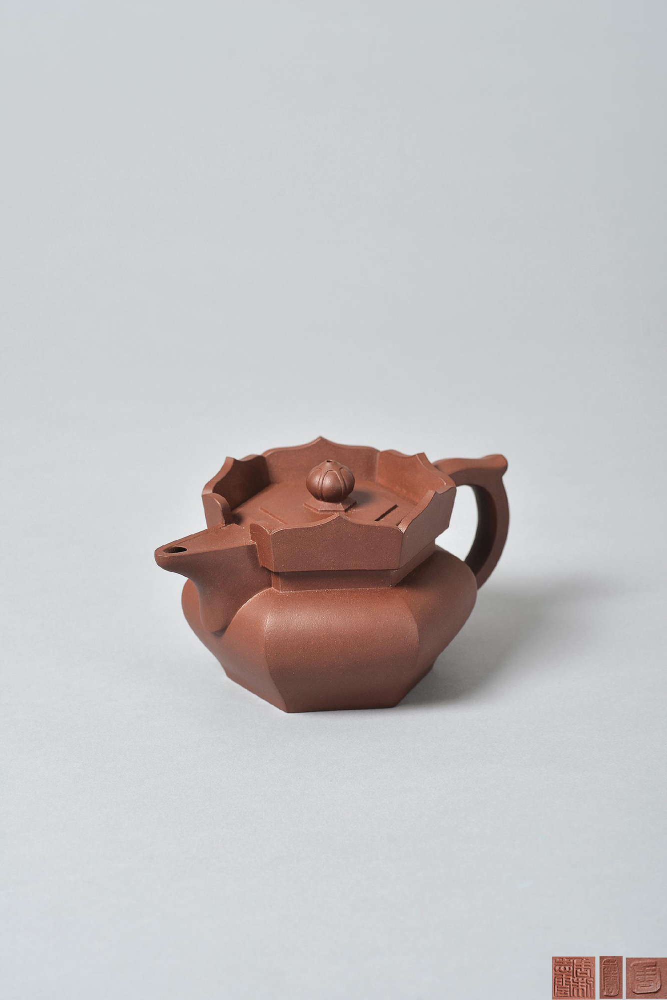 8483周志云紫砂僧帽壶