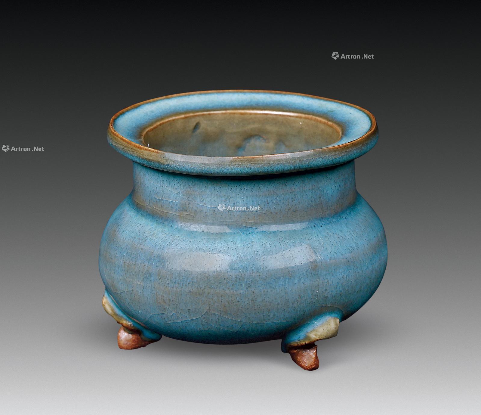 0573钧窑鬲式炉一件