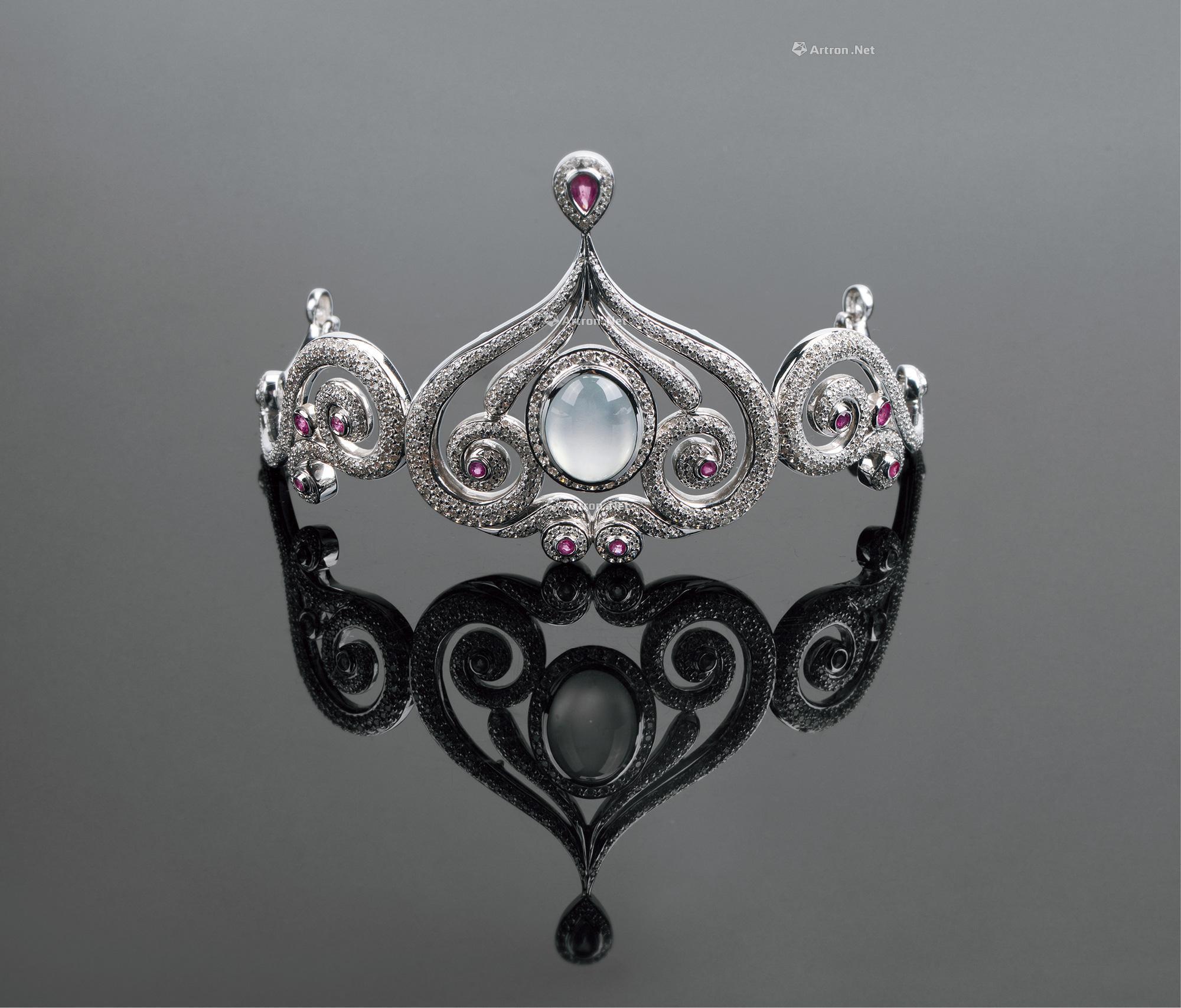 1847 18k白金满钻嵌冰种翡翠皇冠