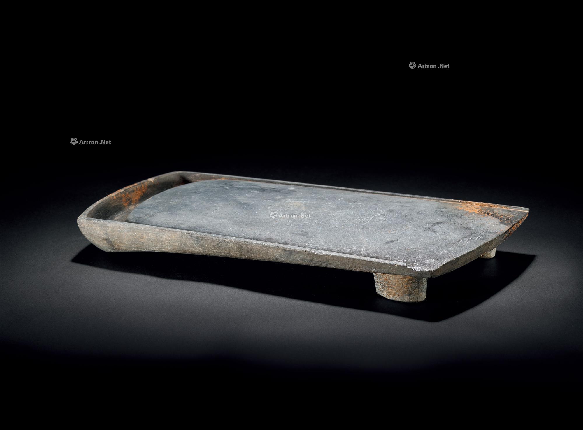 0544 宋 罗纹三足歙砚