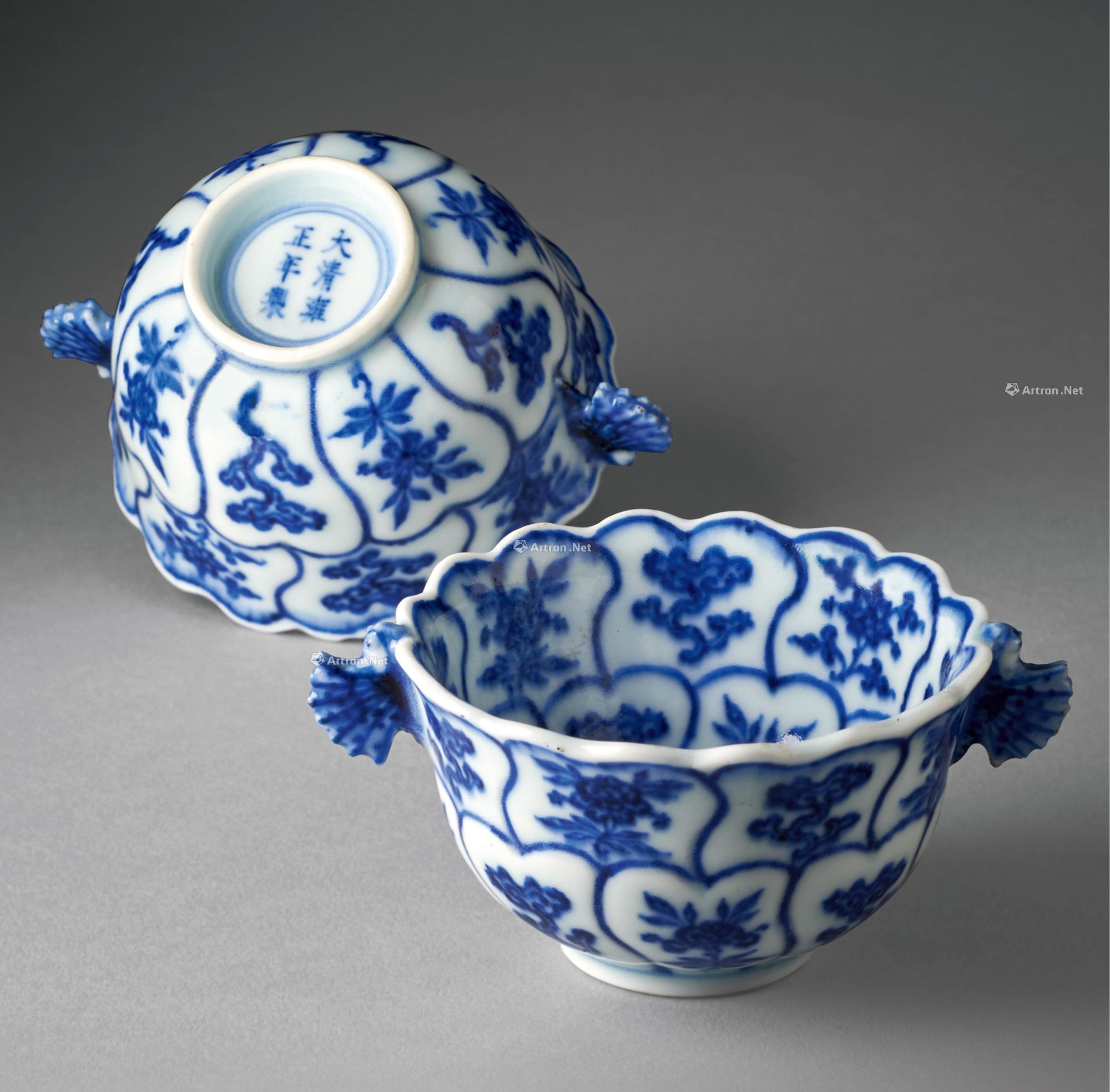 0631清雍正青花灵芝花卉纹双鱼耳杯一对