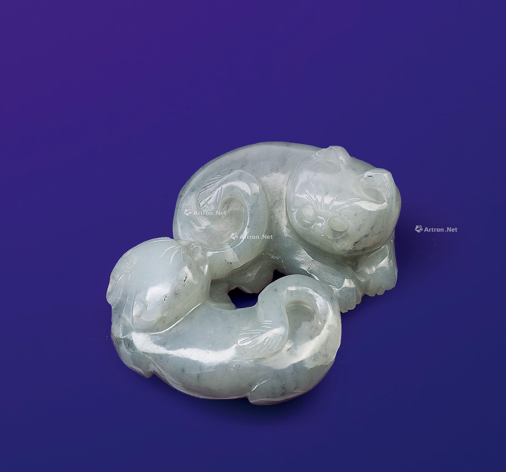 0037清18世纪灰玉双猫把件