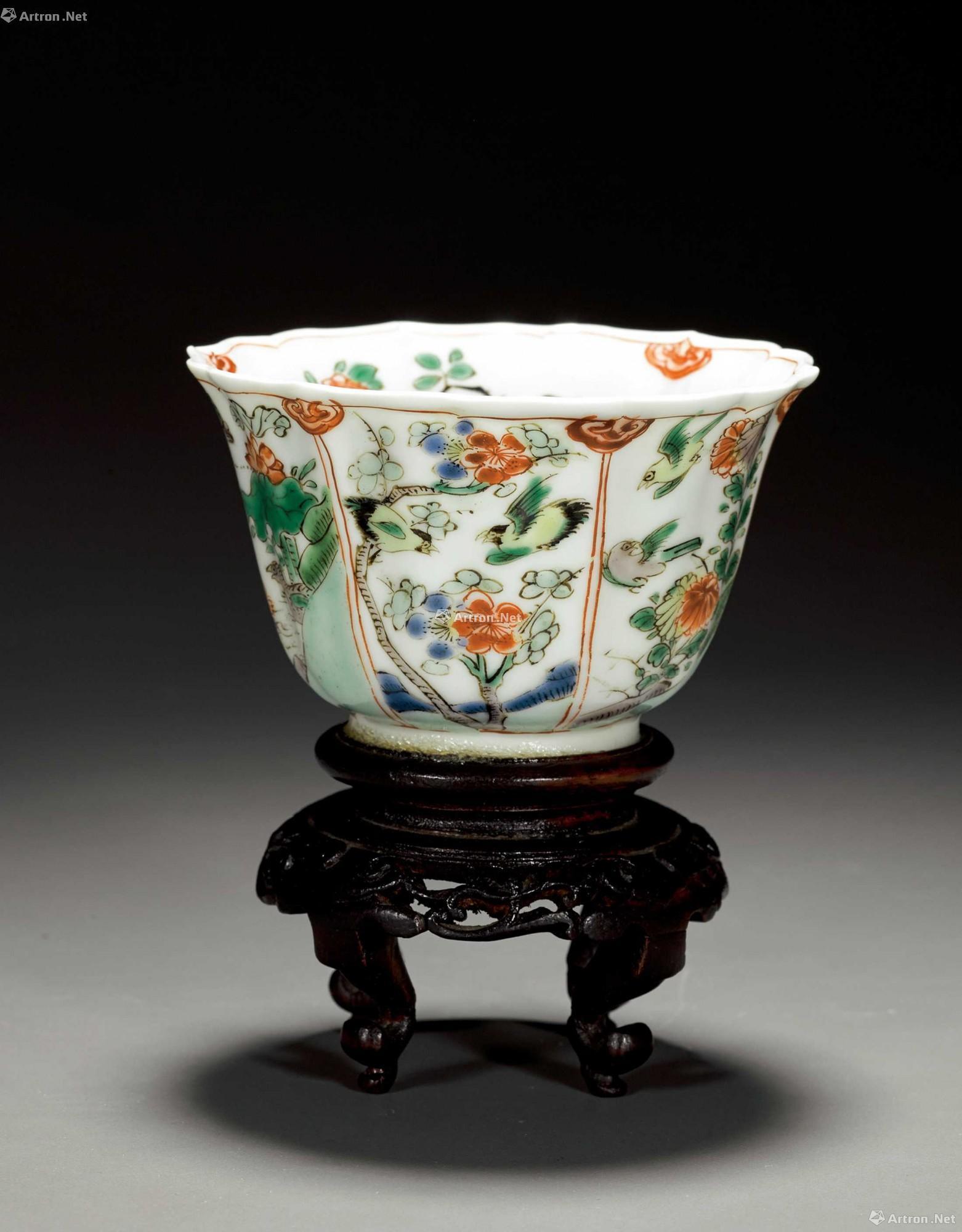 *1372 清康熙 瓜棱五彩花鸟杯