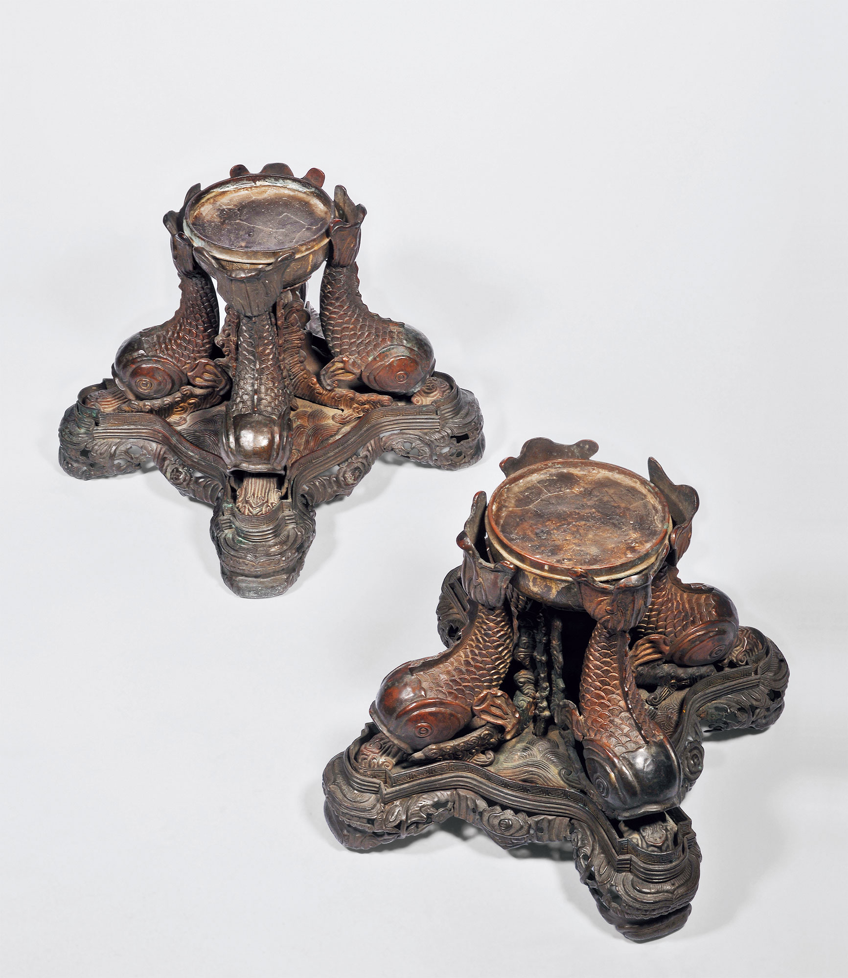 4776清乾隆铜鎏金金鱼莲花座一对