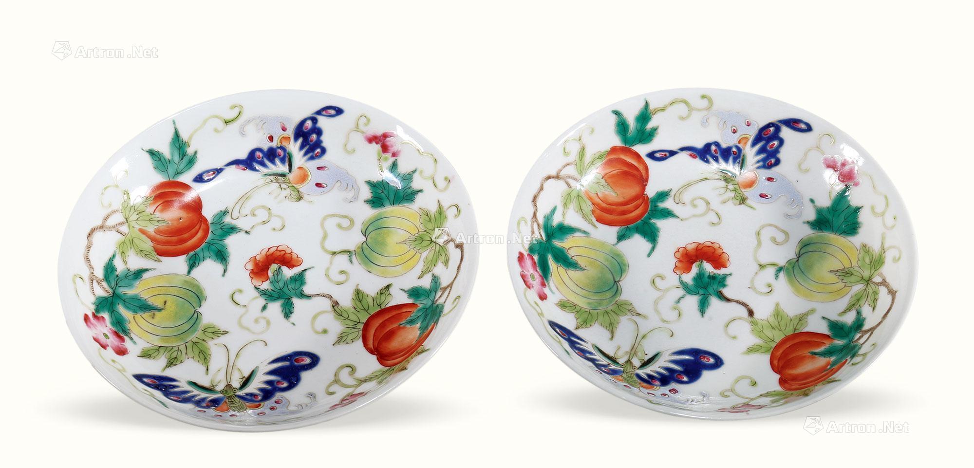 0569清粉彩瓜果纹盘一对