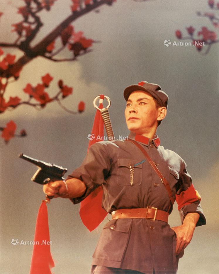 02041972年作红色娘子军党代表独照彩色照片