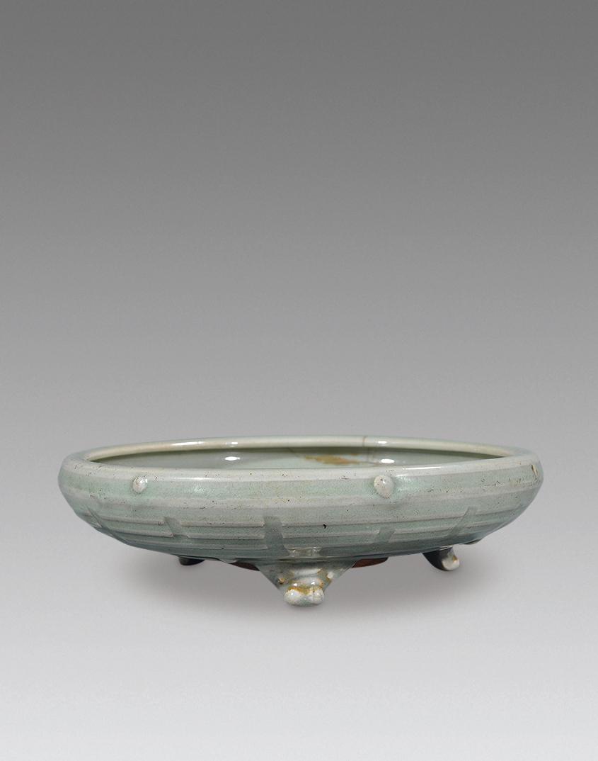 【清 龙泉窑三足炉】拍卖品_图片_价格_鉴赏_清代单色釉瓷器_雅昌艺术