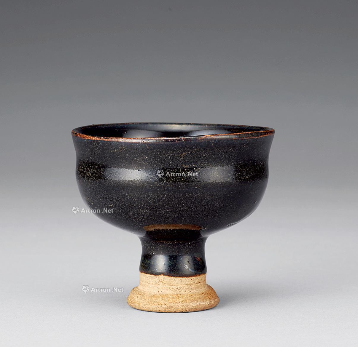 2408元黑釉马上杯