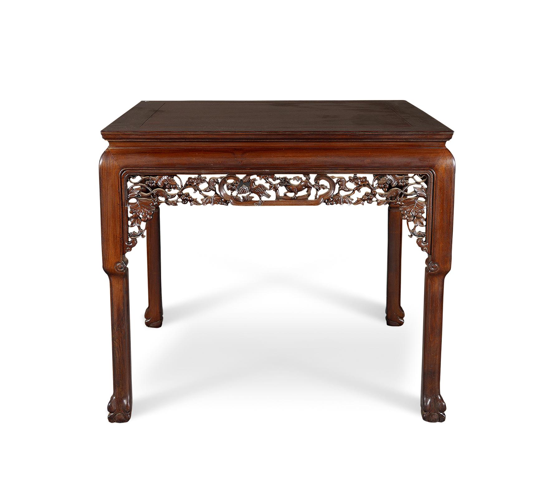 2103红木花果纹方桌