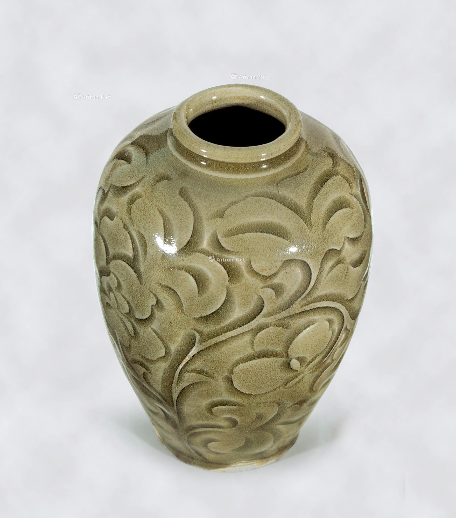 1811 北宋 耀州窑 牡丹纹刻花小梅瓶